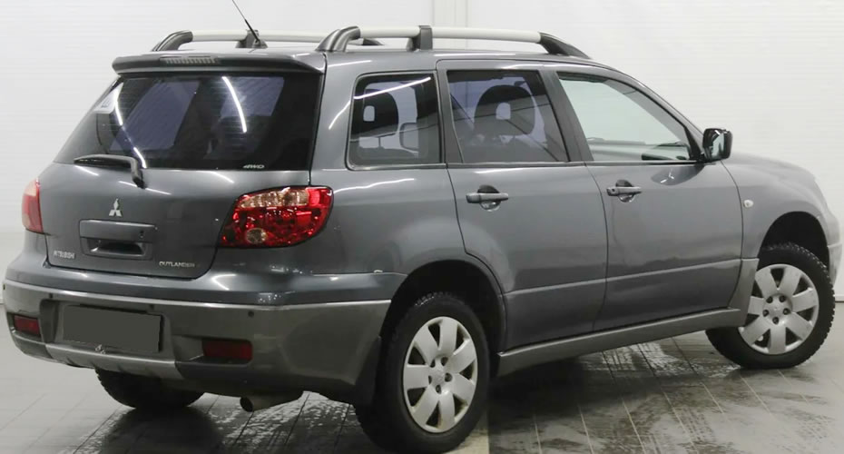 mitsubishi outlander вид сзади