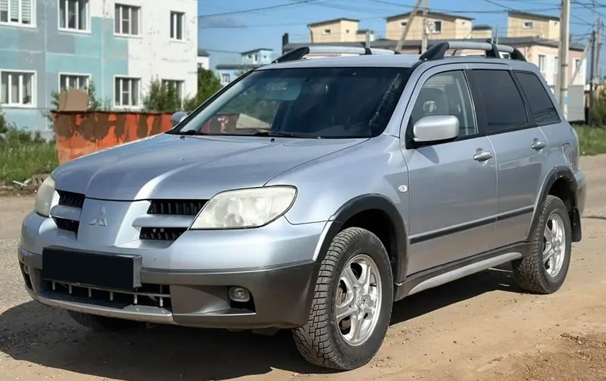 Mitsubishi Outlander 1