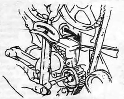 9.8. Осторожно извлеките манжету, не поцарапав металлические поверхности (показан двигатель 1,5 л)