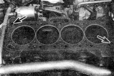 12.13а. Установите новую прокладку головки цилиндров в сухом состоянии (без герметика) как показано…