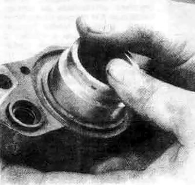 4.18а. На тормозных механизмах Sumitomo устанавливайте поршень в канал тормозного механизма, затем…