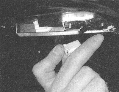 Внимание! Если установленная на автомобиле стереосистема оборудована охранным кодом, прежде чем…